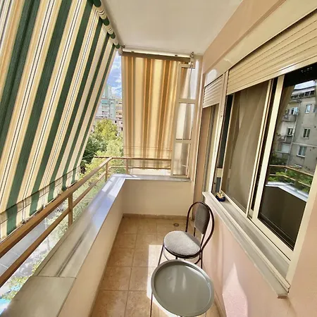 Cozy & Spacious - Centre Wilson Square Apartment