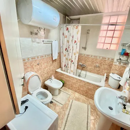 Cozy & Spacious - Centre Wilson Square *