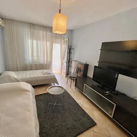 Cozy & Spacious - Centre Wilson Square * Tirana