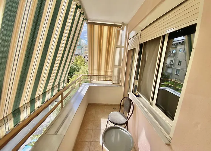 Cozy & Spacious - Centre Wilson Square Apartament