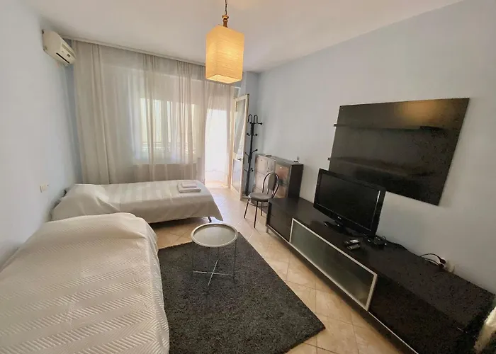 Cozy & Spacious - Centre Wilson Square * Tirana